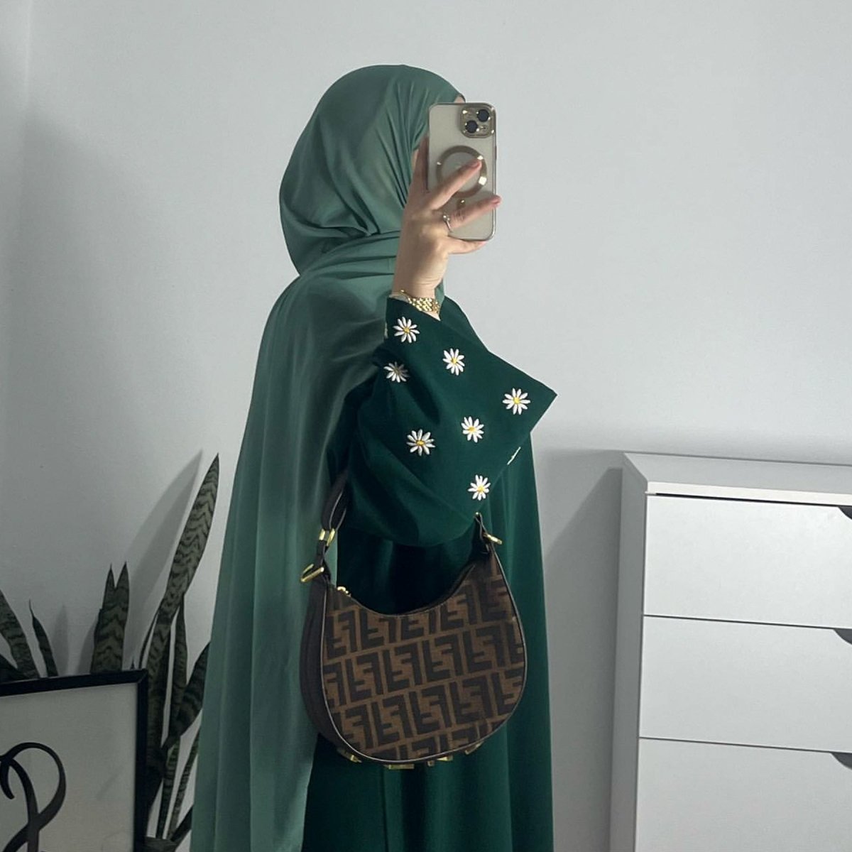 Abaya brodée de marguerites (MA089)
