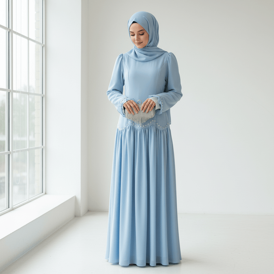 Robe avec chaîne de taille en cristal et manchettes à volants (MS306)