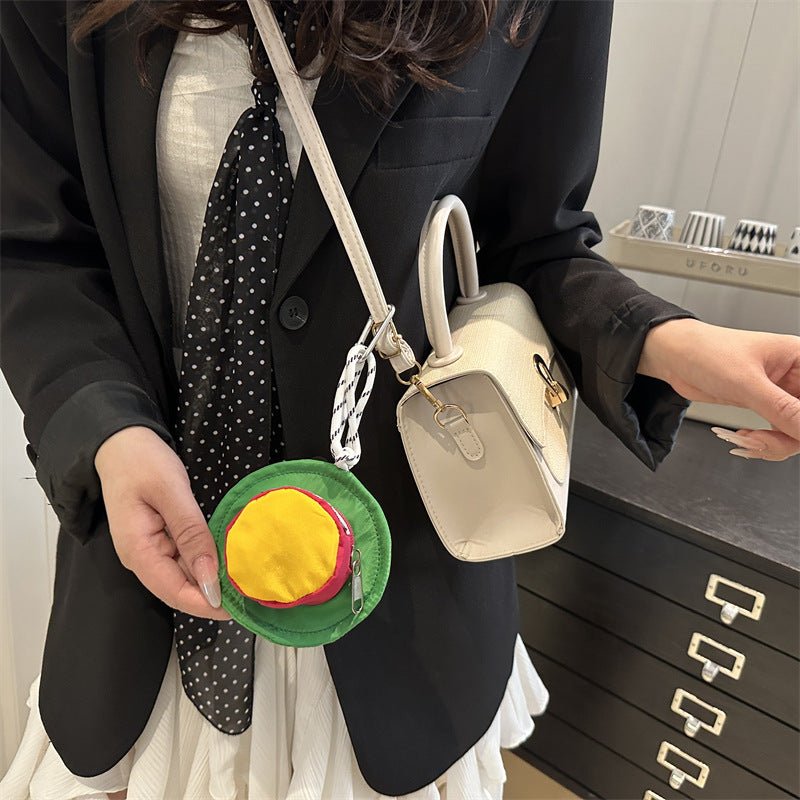Porte-clés pochette pour écouteurs motif chapeau mignon (MAC470)
