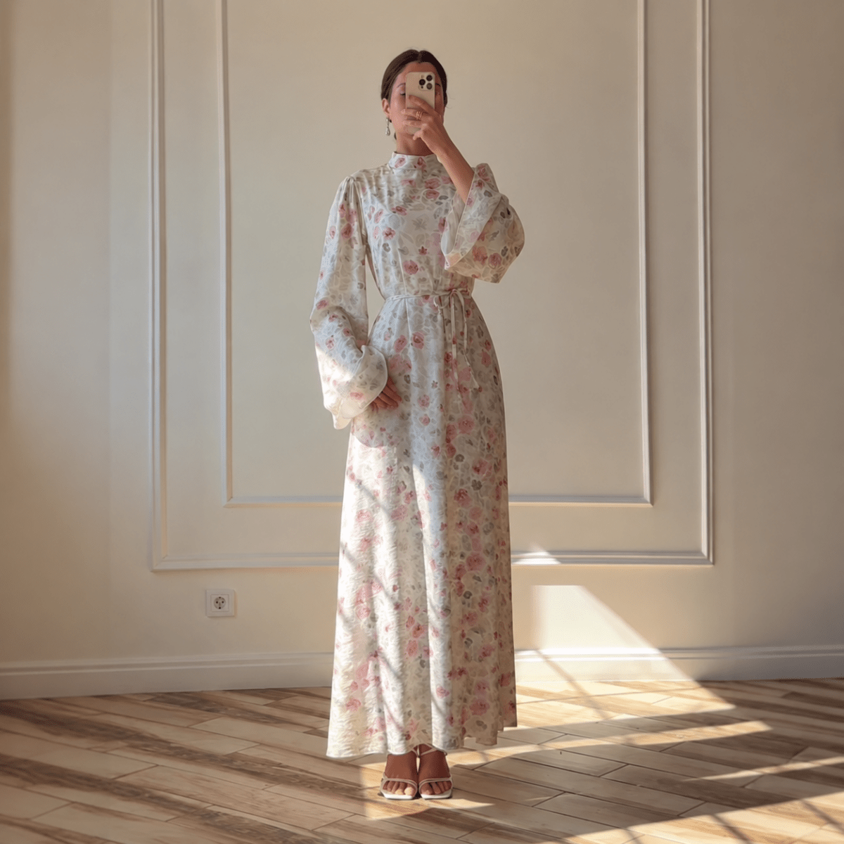 Robe Maxi à Imprimé Floral, Manches Évasées et Ceinture à la Taille (MS482)