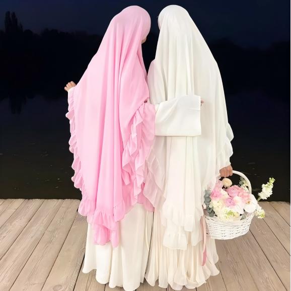 Hijabs Musulmans Unis et Doux au Design Cape Fluide | Foulard à Double Épaisseur, Grande Ampleur et Bords Volantés (MK023)