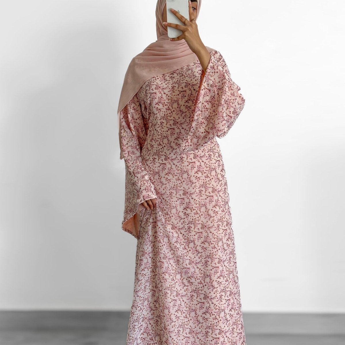 Robe Maxi à Manches Évasées et Motif Floral (MS490)