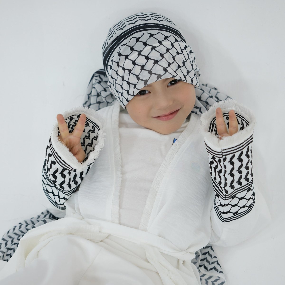 Abaya enfant Keffiyeh à pompons brodés (MKG014)