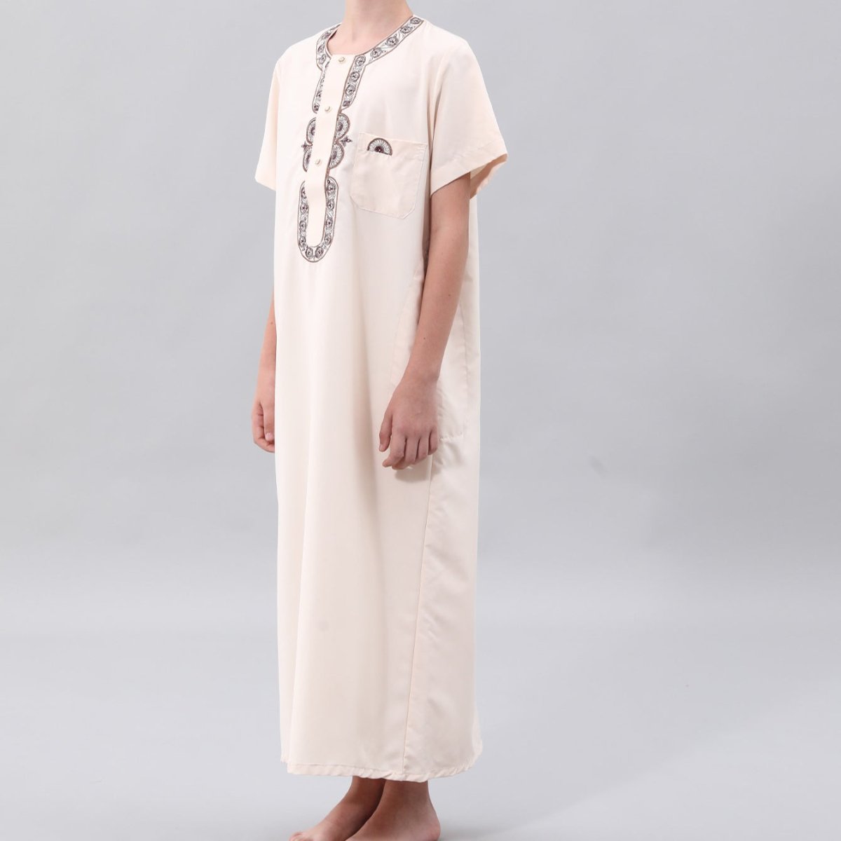 Qamis brodé pour garçon avec poche poitrine (MKB026)