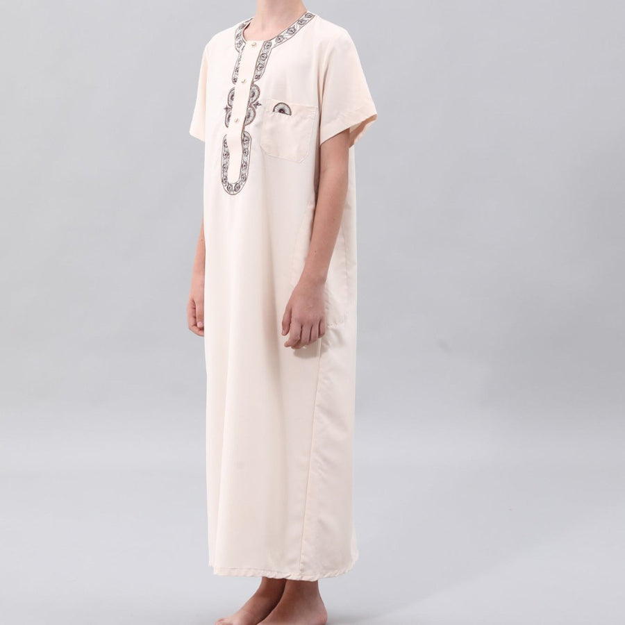 Qamis brodé pour garçon avec poche poitrine (MKB026)