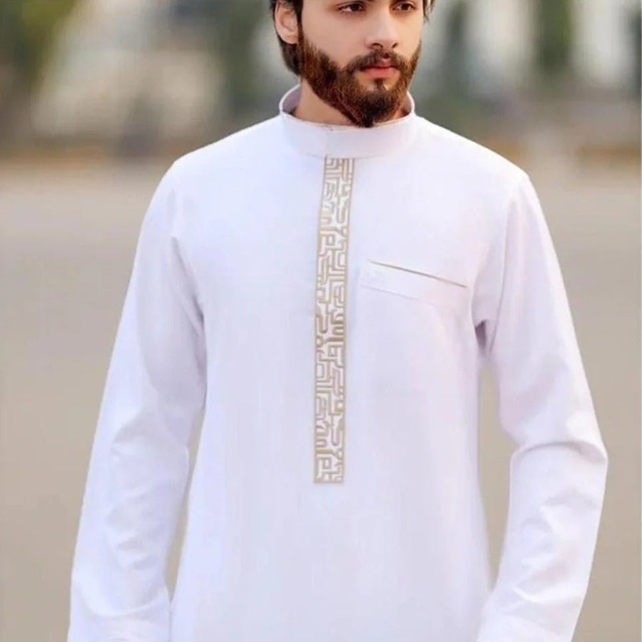 Thobe long homme premium à imprimé géométrique islamique doré, col mao et poche latérale (MT028)