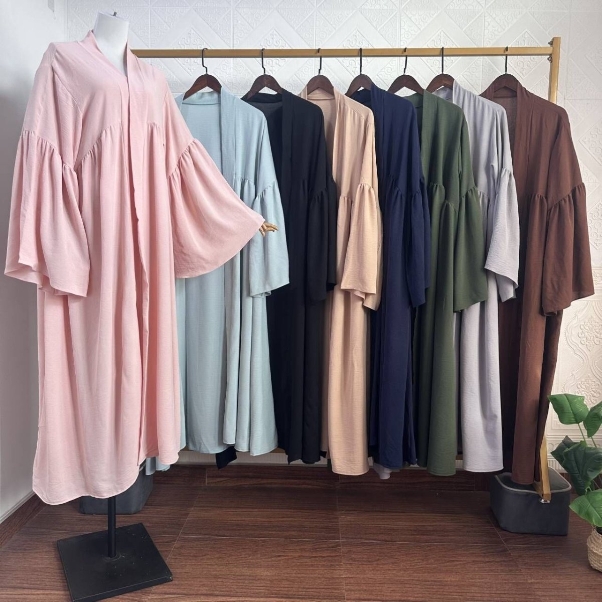 Abaya Ouverte à Manches Cloche et Volants (MOA298)