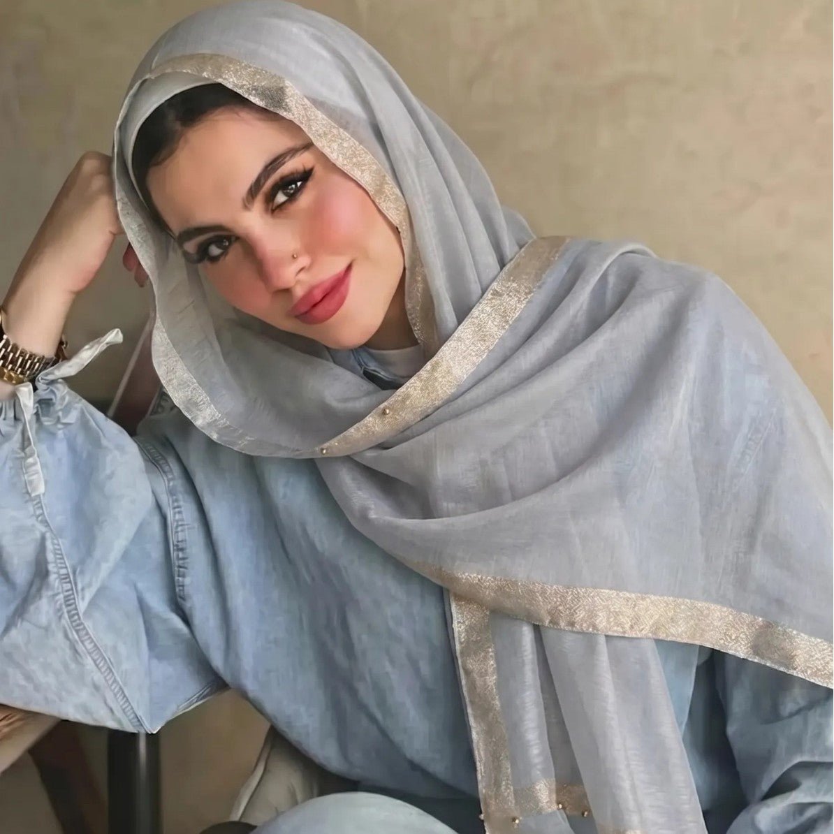 Foulard Hijab en Mousseline avec Bordure Dorée et Perles(MH236)
