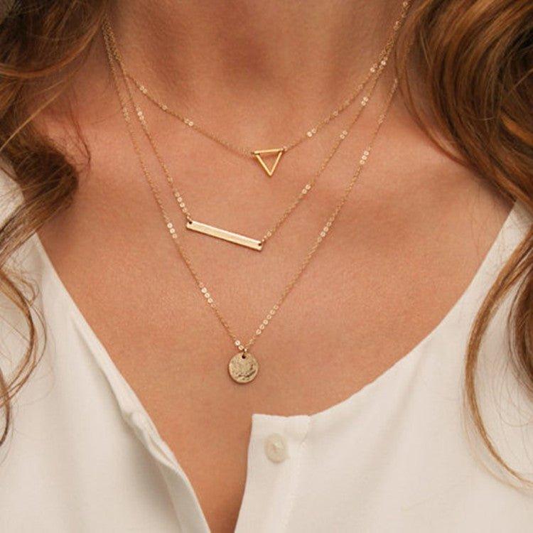 Collier long MAC090 avec pendentif rond, à couches multiples et sequins triangulaires ajourés
