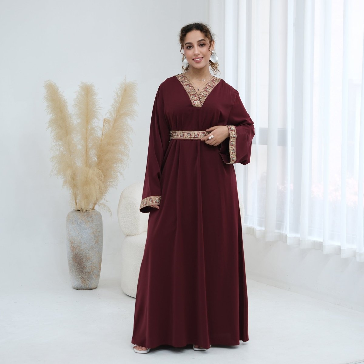 Robe Maxi Nida à Col en V Brodée Florale (MA448)