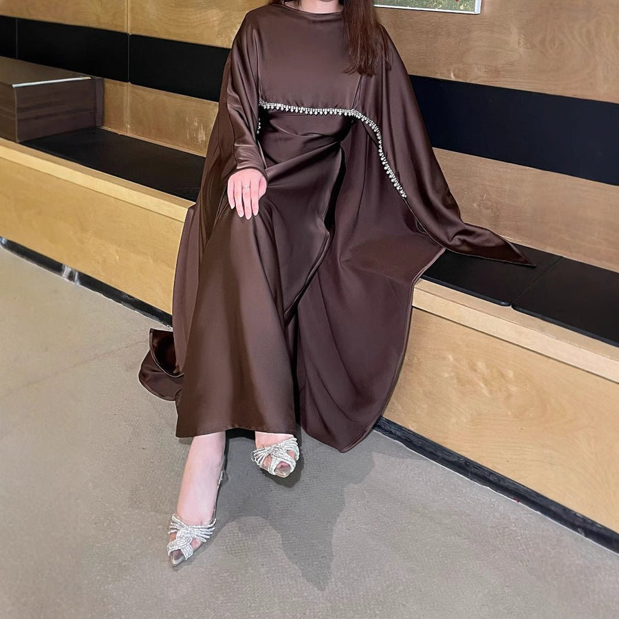 Abaya élégante en satin avec cape en strass | Robe de soirée modeste luxueuse (MA327)