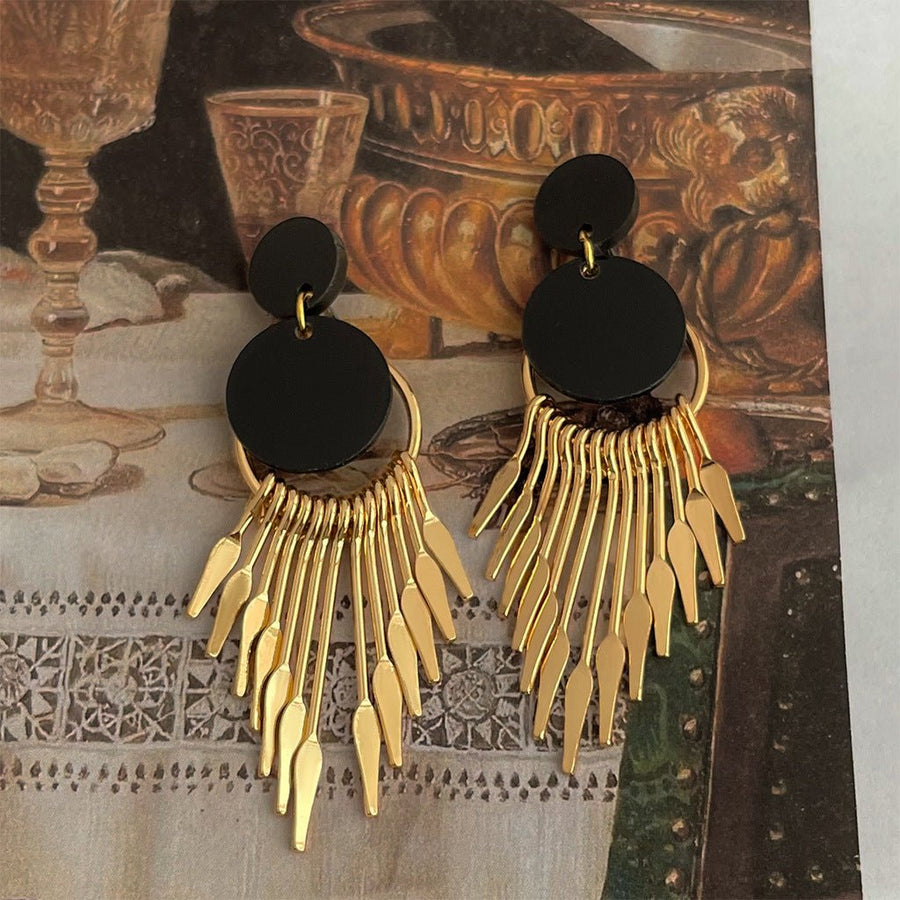 Boucles d'oreilles médiévales à pompons noir et or (MAC197)