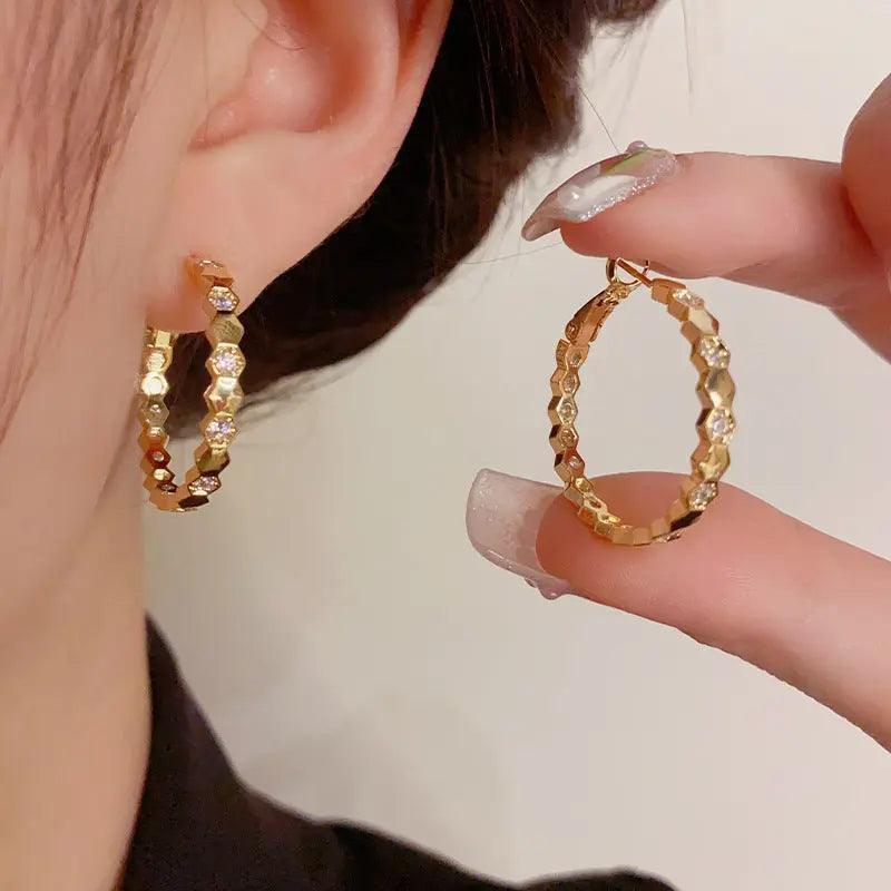 Boucles d'oreilles créoles MAC147 style vintage serties de zircons, élégantes
