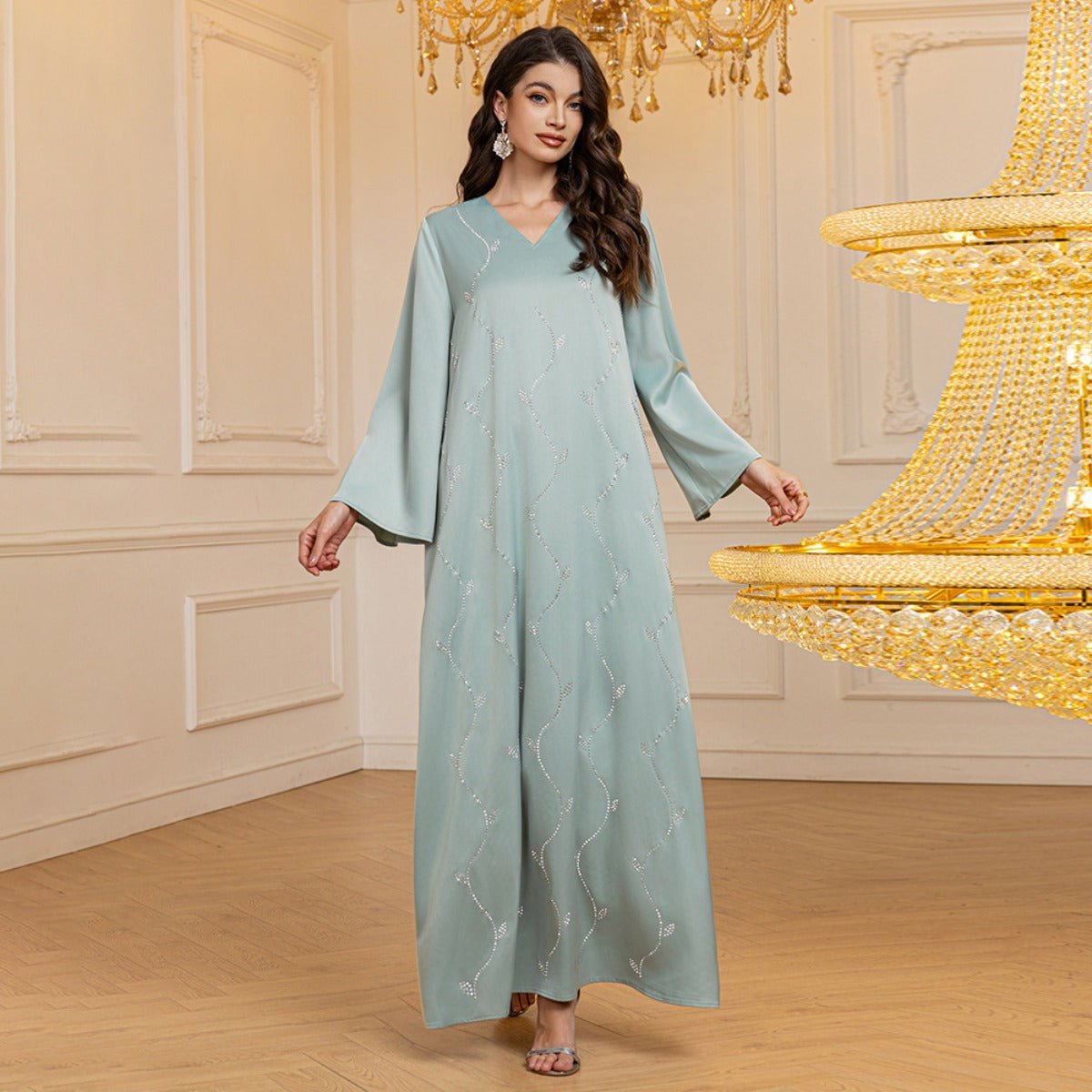 Robe de soirée en satin texturé de luxe ornée de diamants – Robe haut de gamme col en V avec manches évasées (MA276)