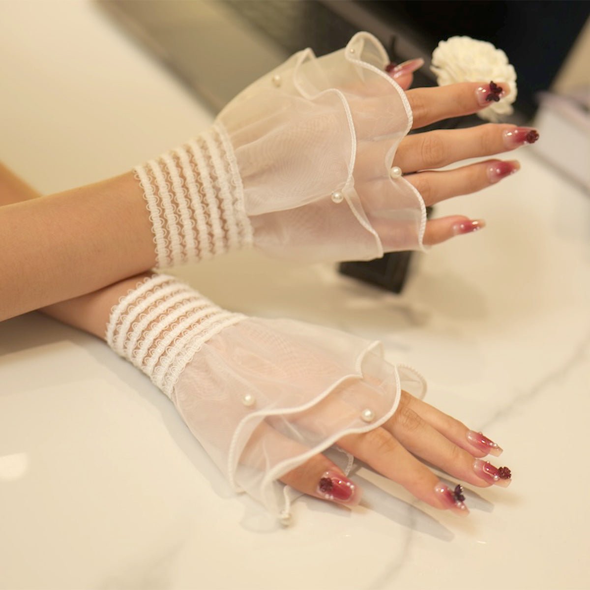 Manches à volants en organza avec finition en perles (MAC424)