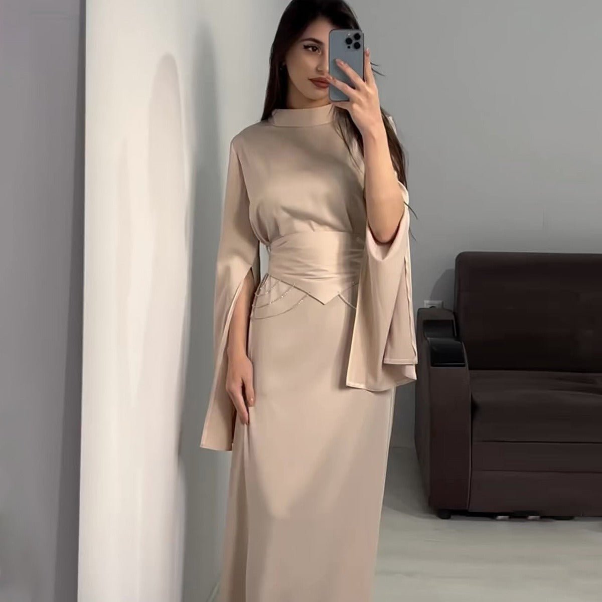 Robe Abaya Satinée Style Cour Élégante Semi-Col Roulé Manches Longues Printemps (MA194)