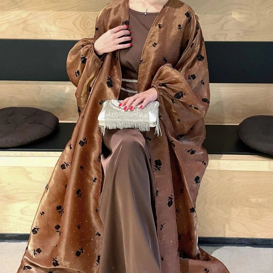 Abaya ouverte Organza Rose brodée de fleurs et papillons (MOA115)