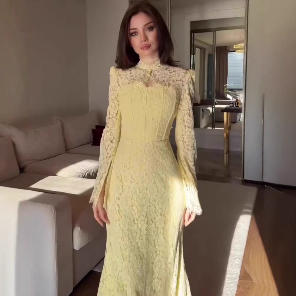 Robe de luxe en dentelle avec manches évasées (MS339)