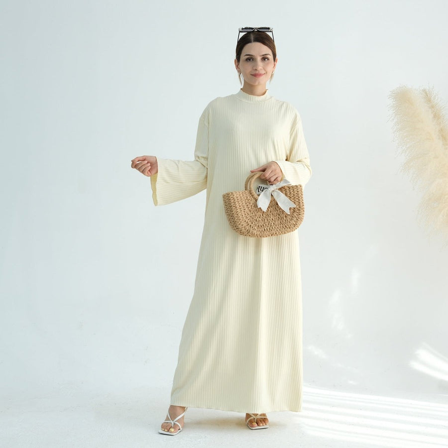 Abaya unie à col montant avec impression sous les bras (MA118)