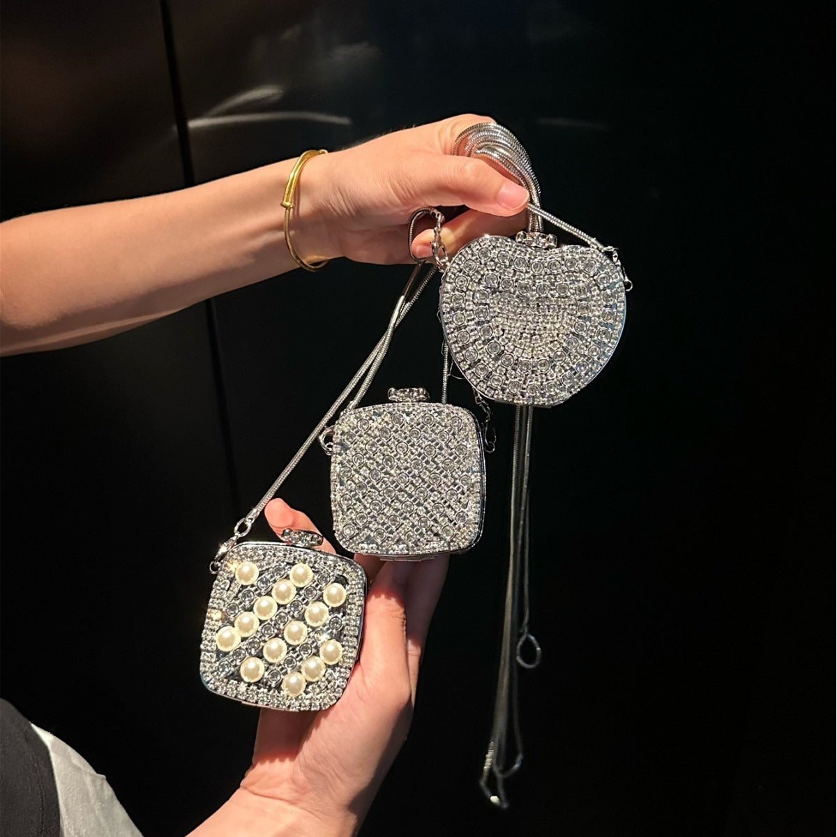 Mini pochette diamant format paume, sac de gala argenté glamour (MAC281)