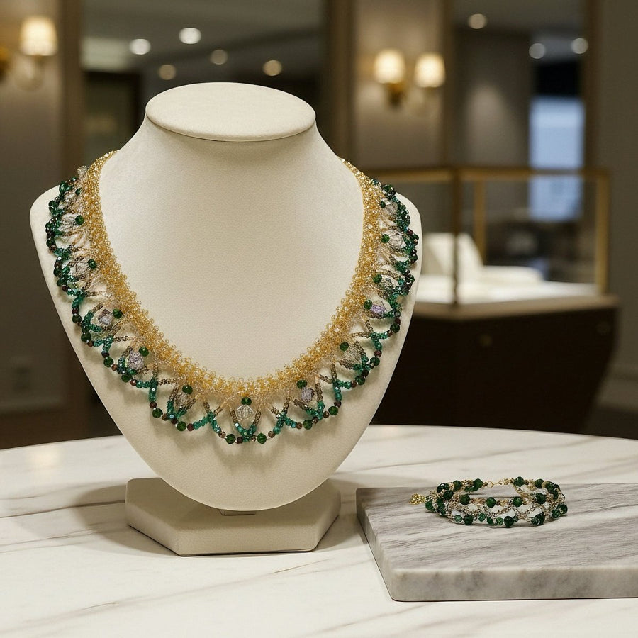 Collier de perles tissé à la main | Ras-de-cou en perles de verre et perles de coquillage | Collier en perles de rocaille au motif complexe (MAC343)