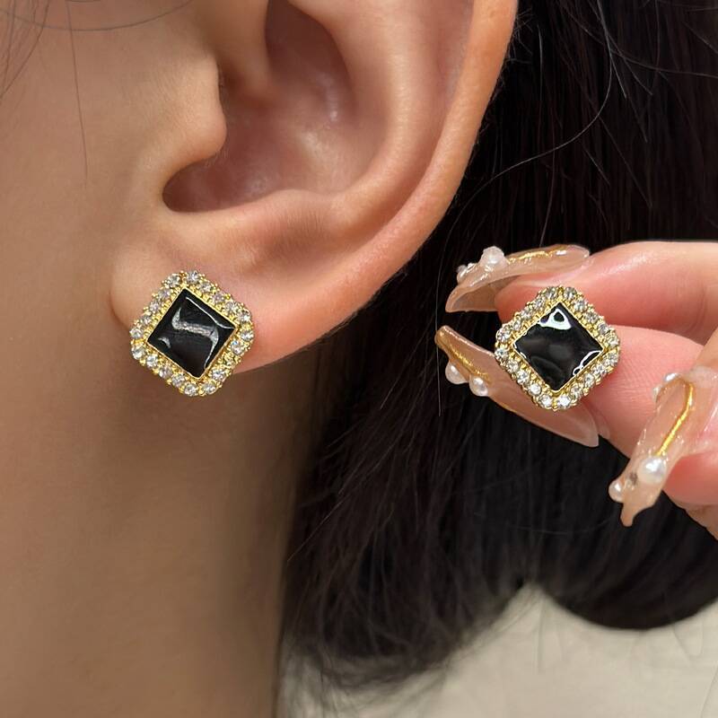 Boucles d'oreilles clou perle cadre géométrique (MAC476)