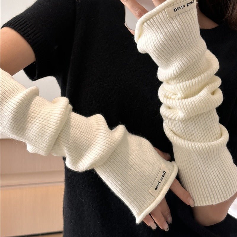 **Manches en Maille Cascadantes – Élégance Cosy pour un Style Superposé** (MAC312)