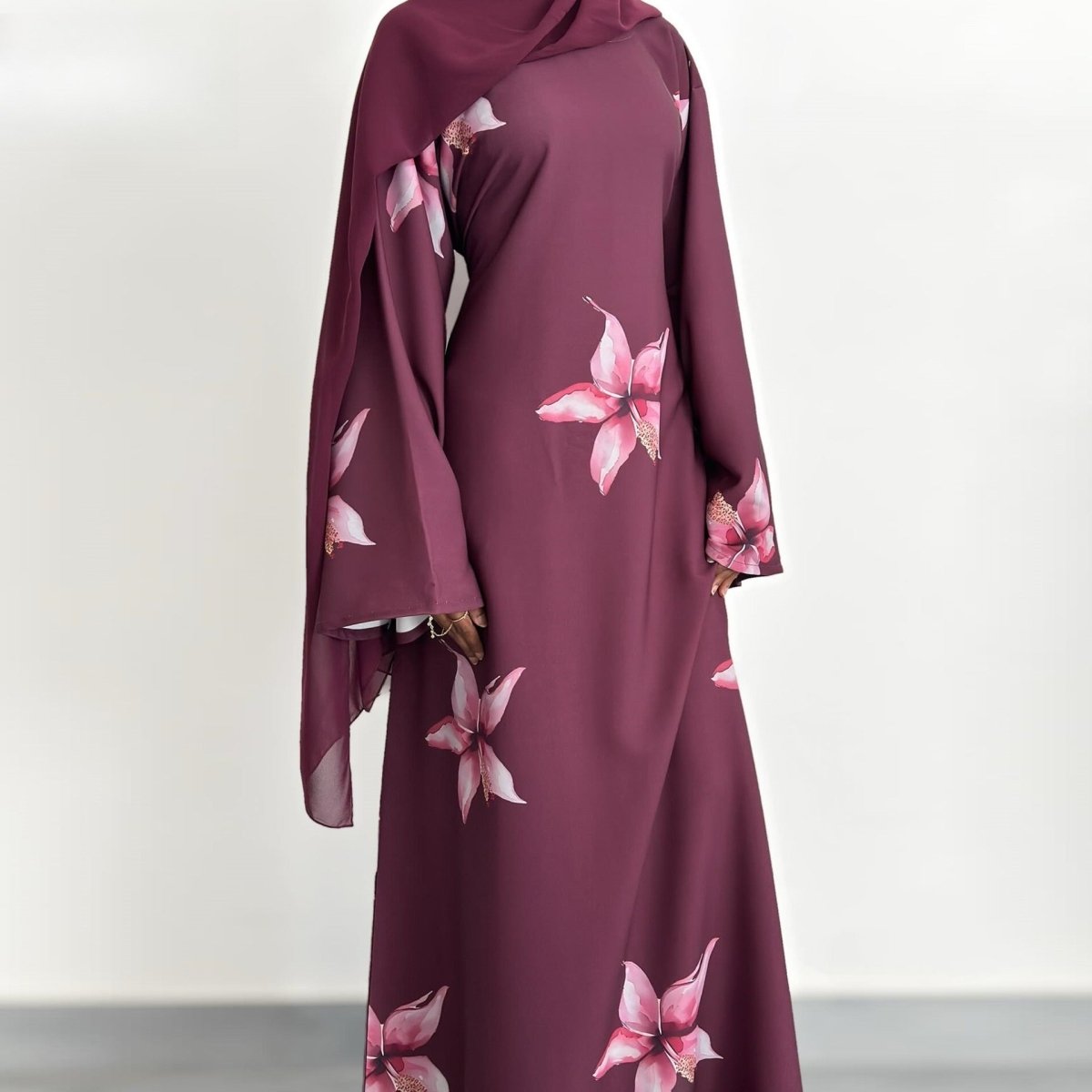 Robe Maxi à Imprimé Floral avec Manches Cape (MS440)