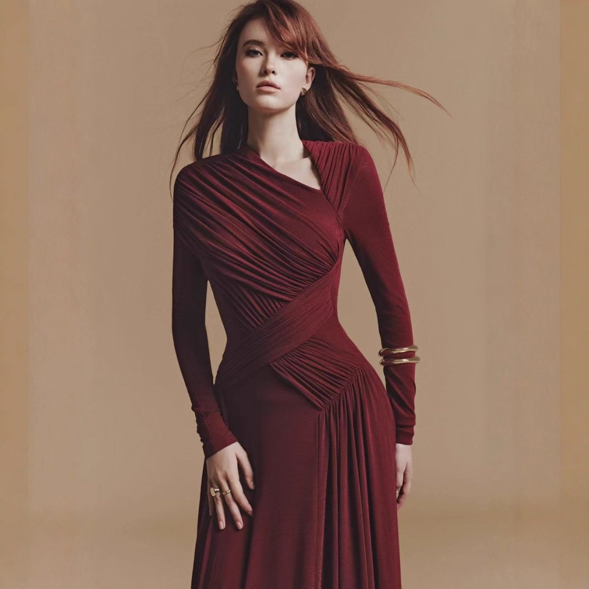 Robe Asymétrique Drapée avec Drapé Diagonal (MS262)