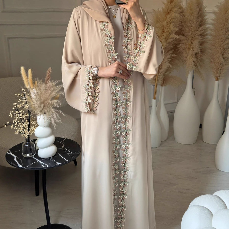 Abaya Leaf Lace Trim | Robe Maxi Ouverte Brodée et Élégante (MOA255)