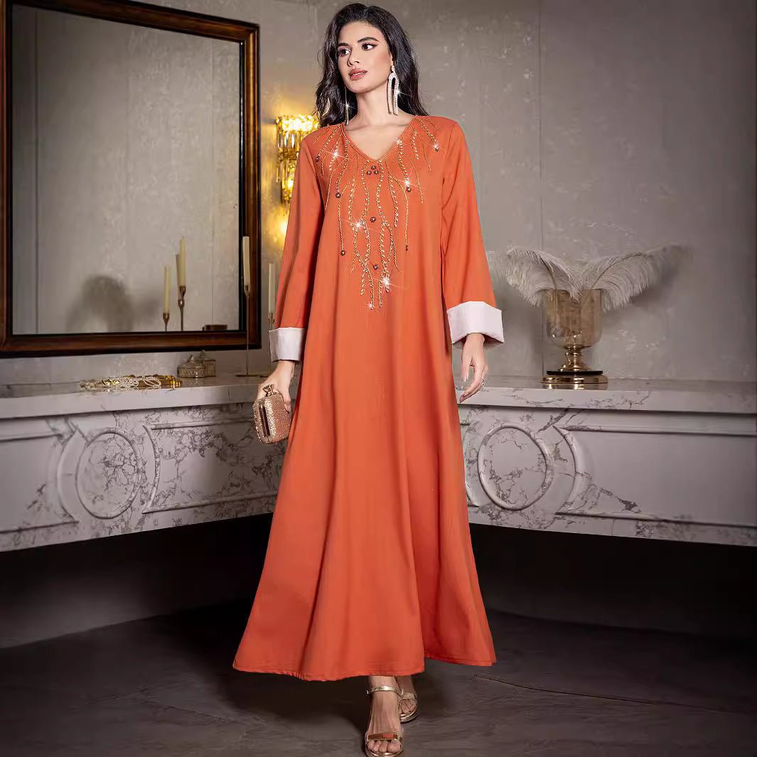 Élégante robe Abaya orange à col en V, coupe ample, ornée de strass et perles cousus à la main, avec poignets contrastants (MA191)