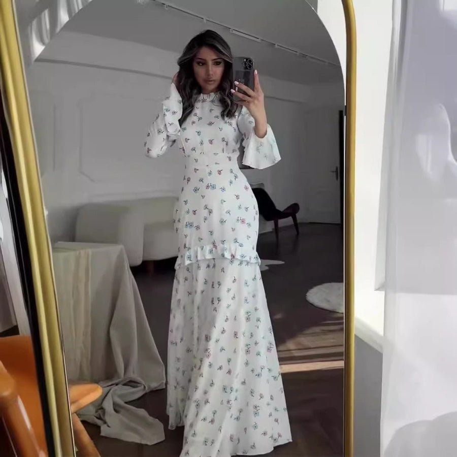 Robe Abaya Maxi Élégante à Manches Cloche et Volants Fleuris Blancs avec Ourlet Cascade (MA226)
