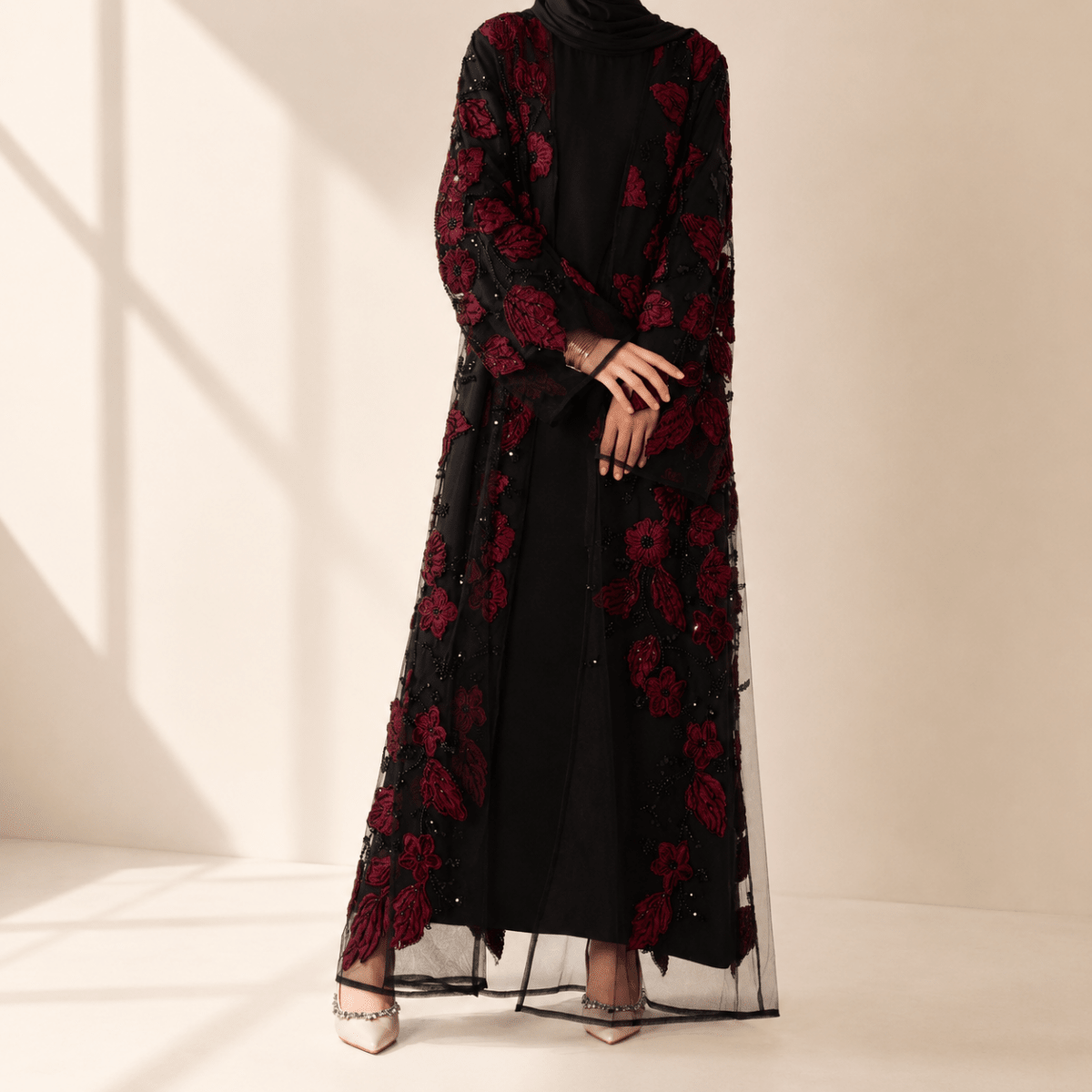 Abaya ouverte de luxe couture ornée de fleurs 3D (MOA300)