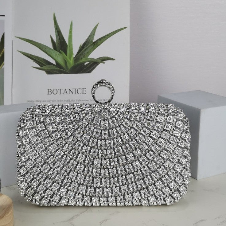 Superbe pochette à paillettes avec façade en cristal – Sac de soirée carré tendance pour fêtes et galas (MAC275)