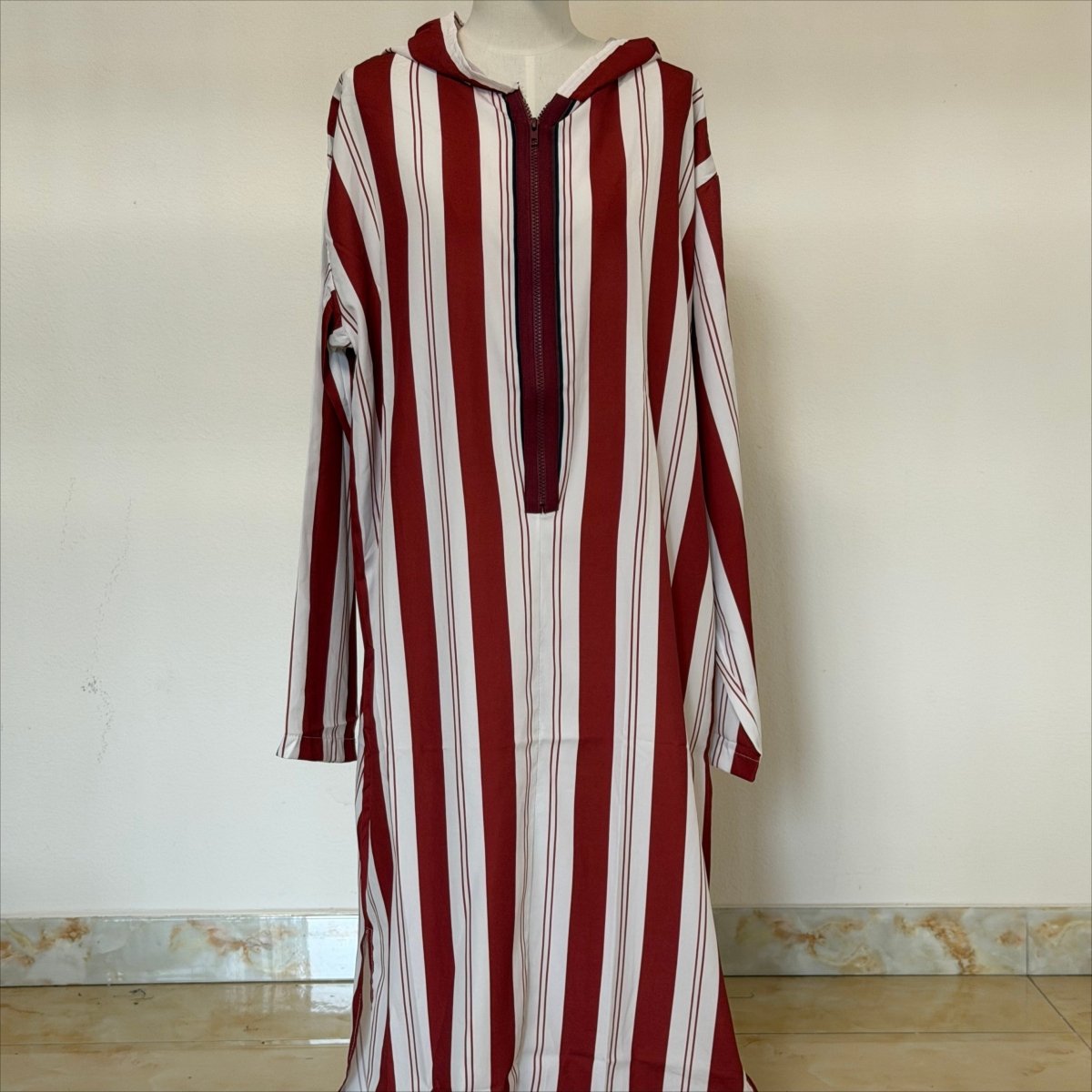 Pièce d'archive Maxi Caftan à capuche rayé demi-zip - MP060 (Taille L uniquement)