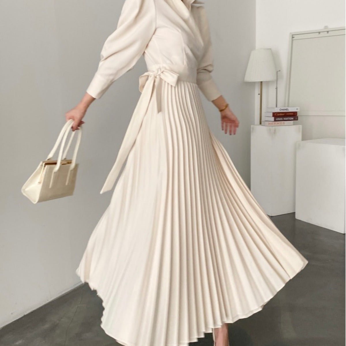 Robe cintrée à col cranté et nœud à la taille | Robe midi plissée à manches ballon ajustées (MA240)