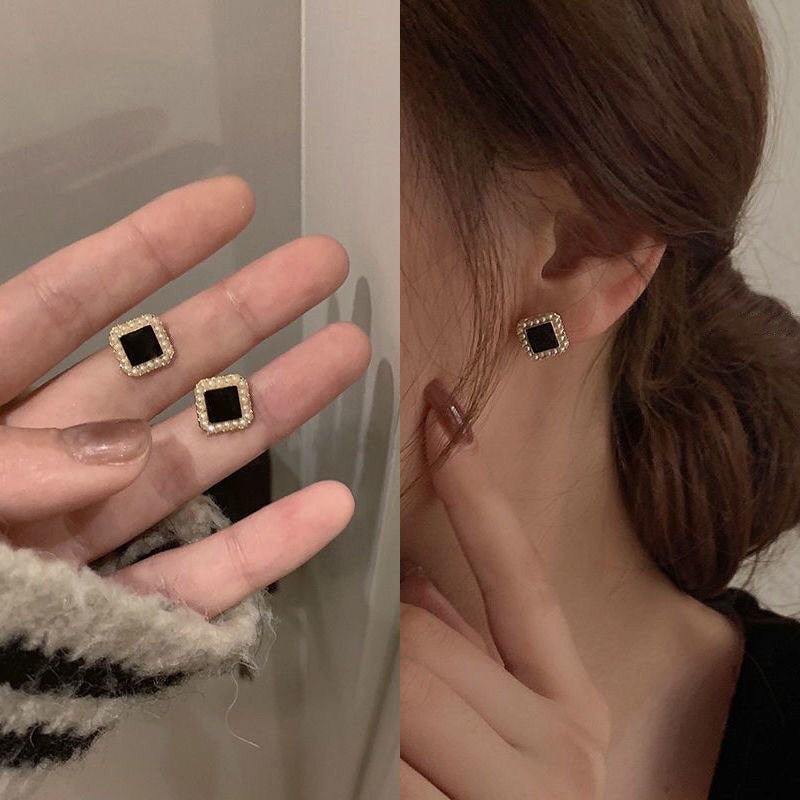 Boucles d'oreilles clou perle cadre géométrique (MAC476)