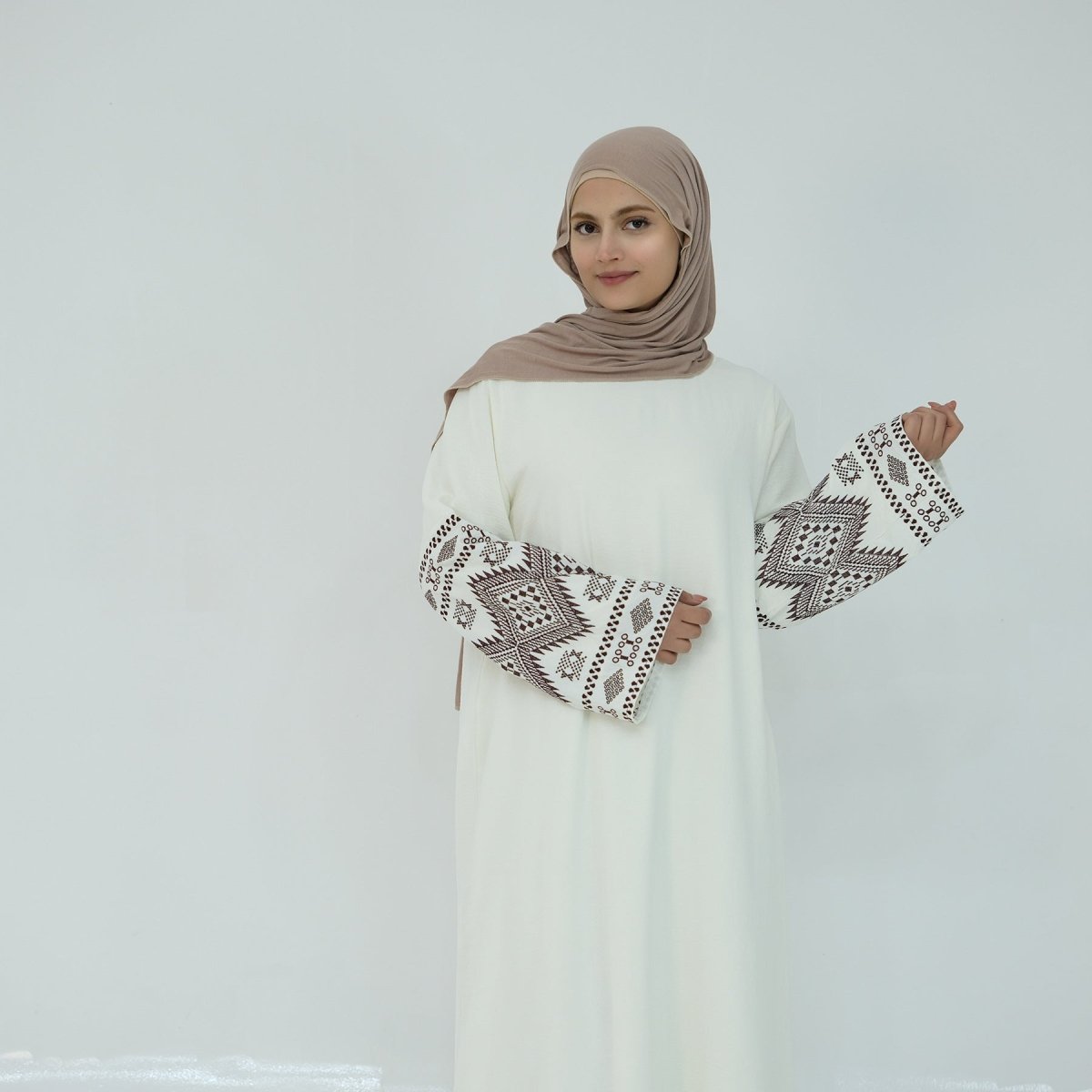 Abaya Décontractée Brodée Élégante (MA139)
