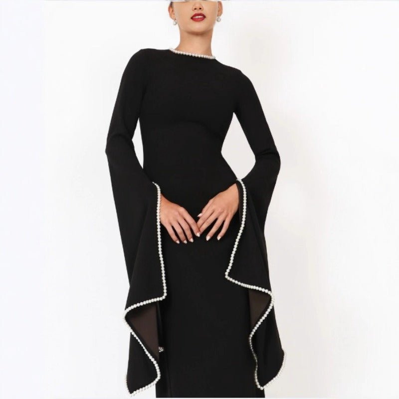 Robe de Soirée Maxi Cintrée à Manches Cape Ornées de Perles | Robe Noire (MA355)