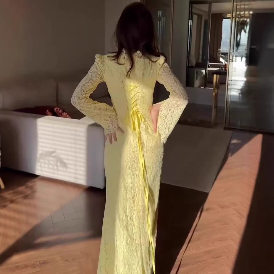Robe de luxe en dentelle avec manches évasées (MS339)