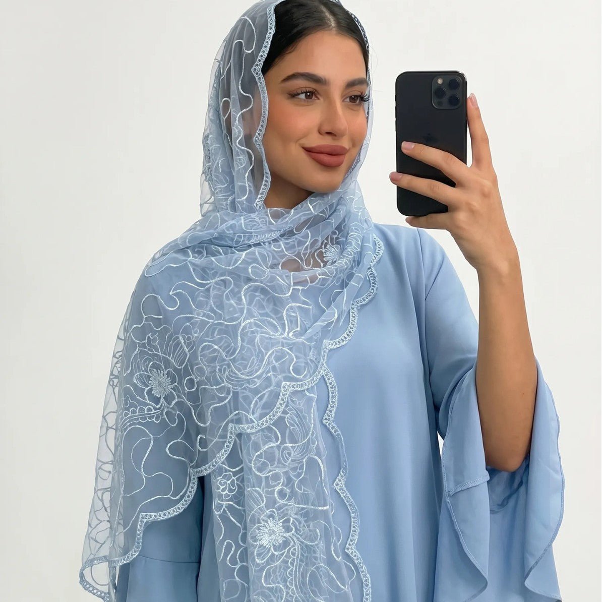 Hijab en Mesh Brodé Dentelle Florale (MH235)