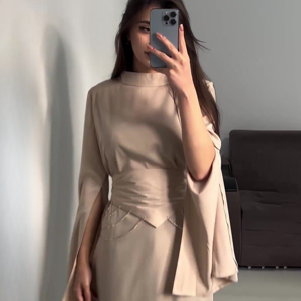 Robe Abaya Satinée Style Cour Élégante Semi-Col Roulé Manches Longues Printemps (MA194)