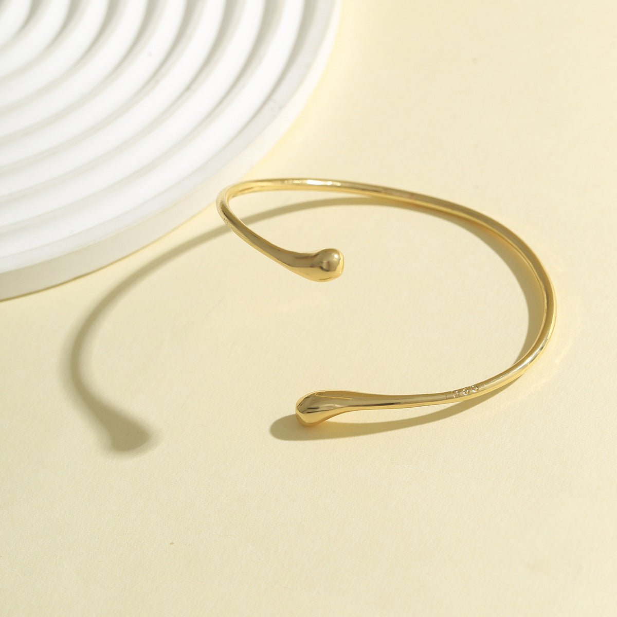 Bracelet de bras ouvert et ajustable (MAC412)