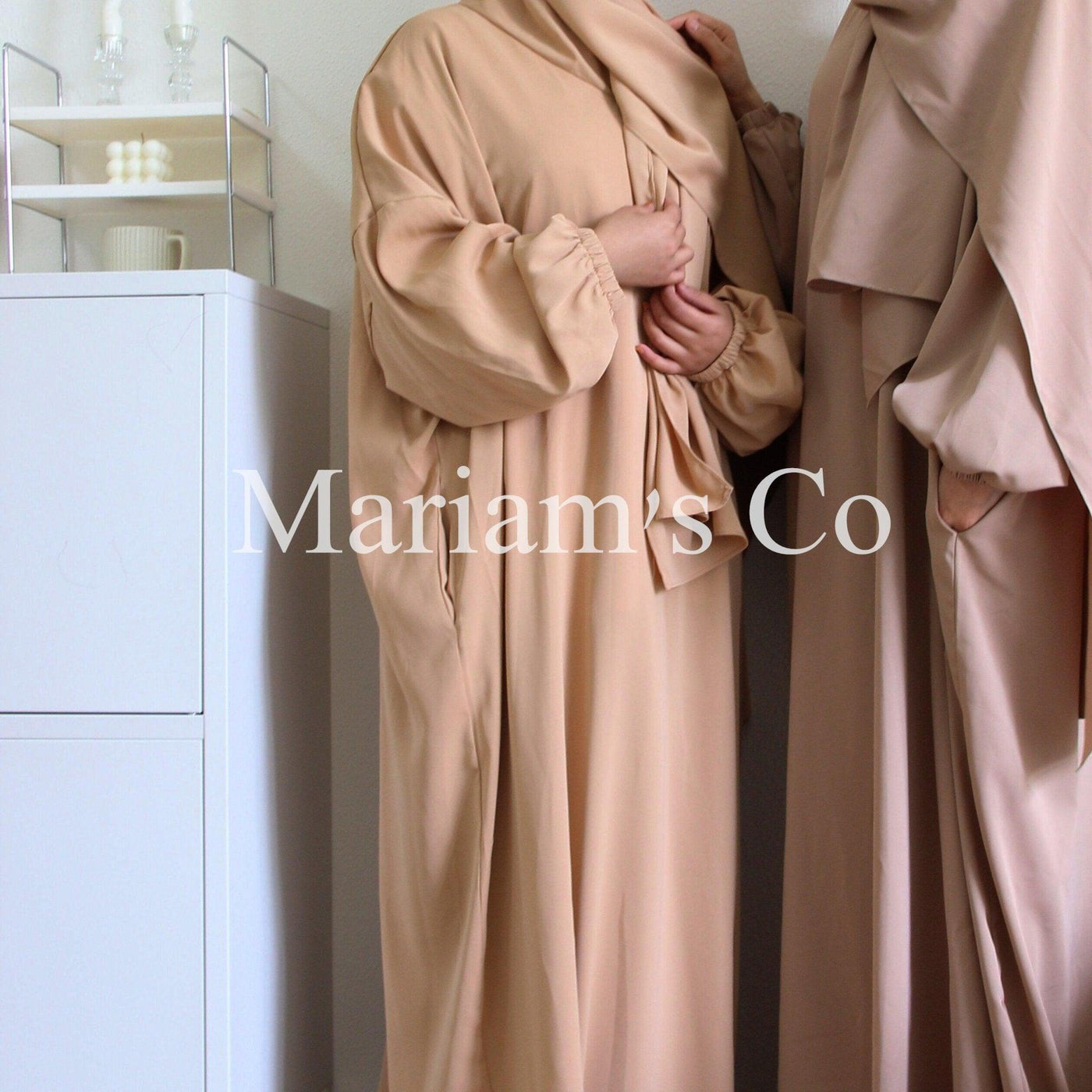 Abaya à Capuche avec Hijab Intégré et Poches (MA0011)