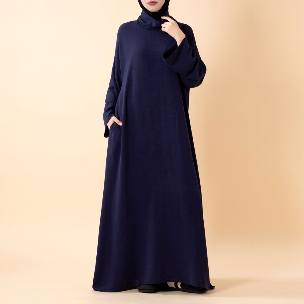 Abaya col roulé en crêpe Everyday – Coupe décontractée pour toutes les saisons (MA384)