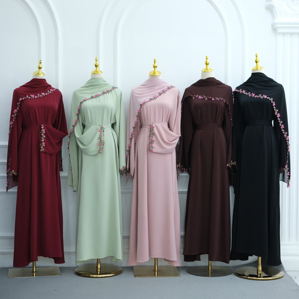 Robe Maxi à Bourgeon de Rose Brodé et Bordure Diagonale(MA455)