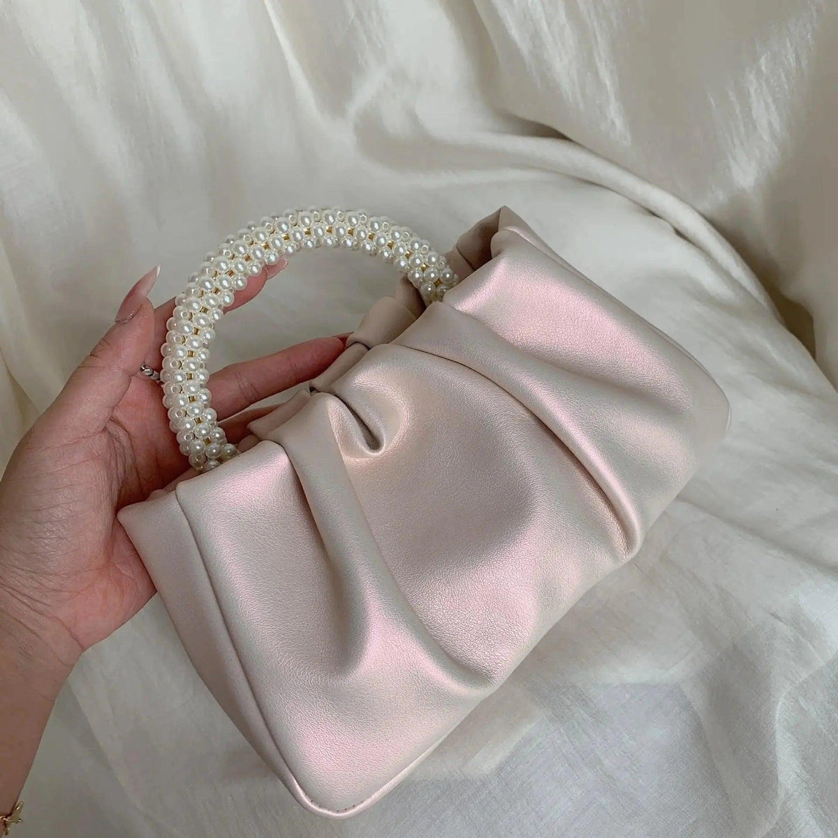 MAC062 Pochette de soirée en cuir souple avec perles