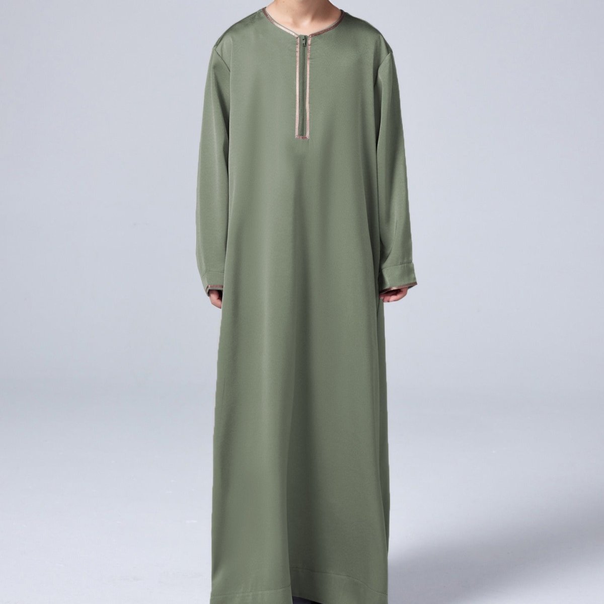 MKB006 Thobe simple pour garçons en satin, col rond