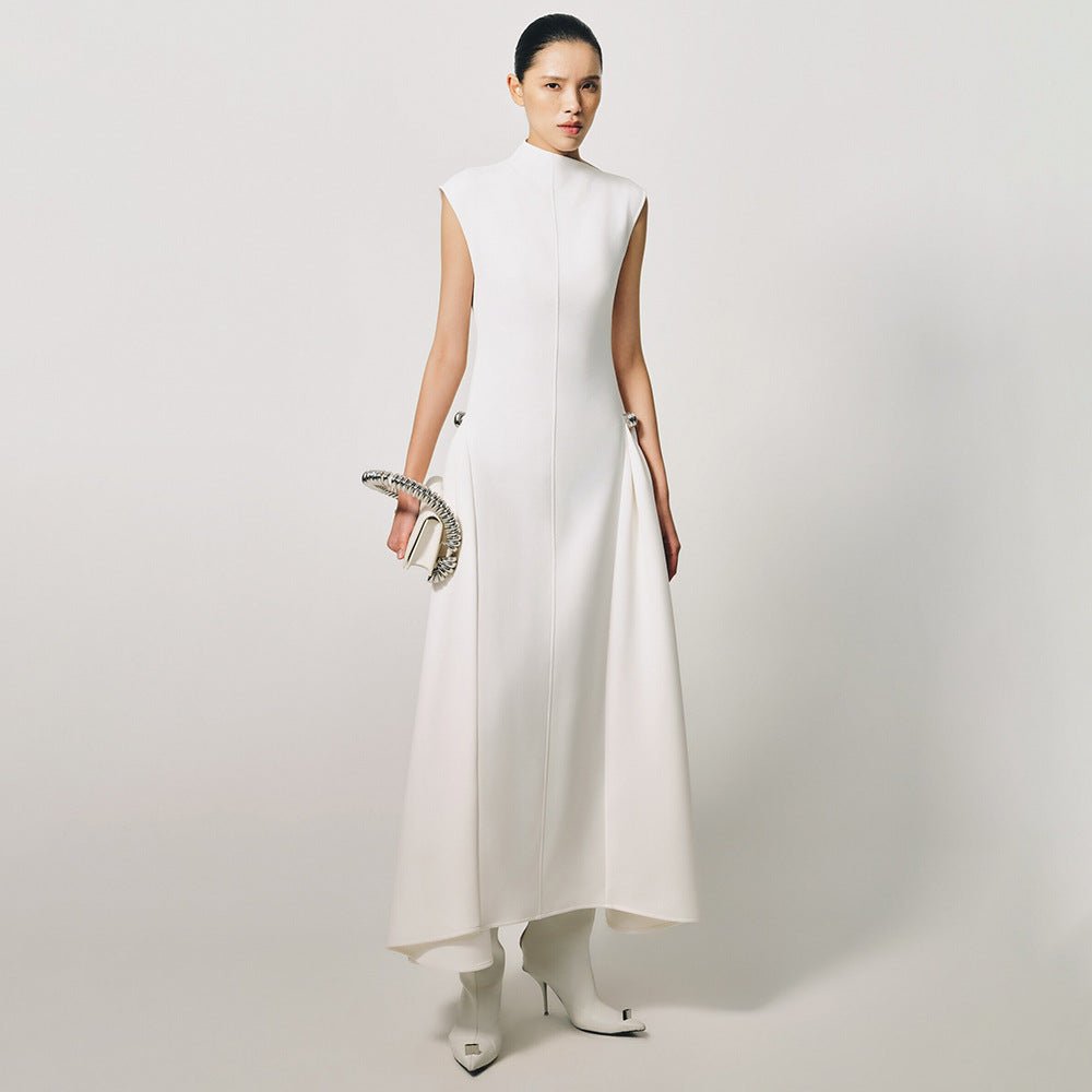 Robe Maxi Ajustée Sans Manches Minimaliste (MS382)