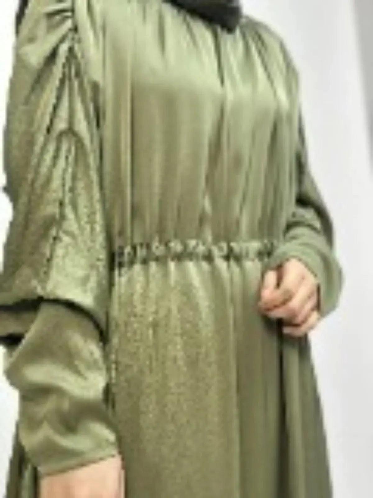 Abaya Armani : Abaya en satin parfaite avec cordon de serrage (MA039)